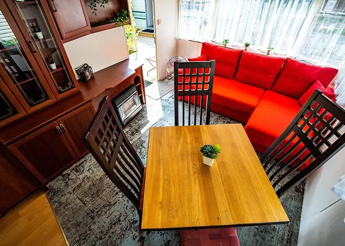 Nameliu Nuoma Giruliuose Κάμπινγκ